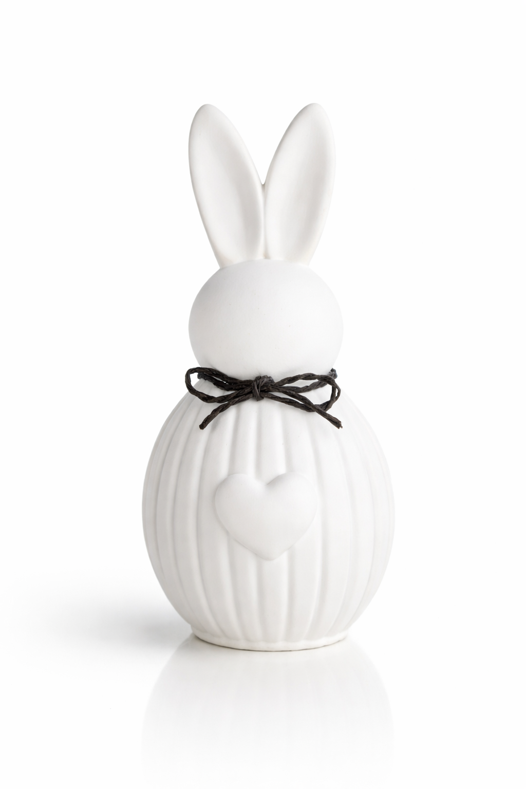 großer Osterhase mit Herz